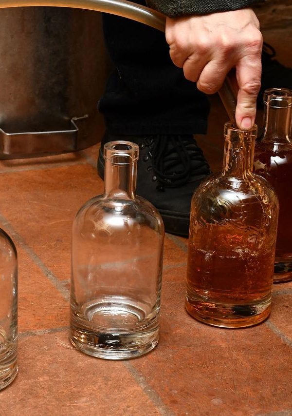 2103d77605e1b955f530 600x853