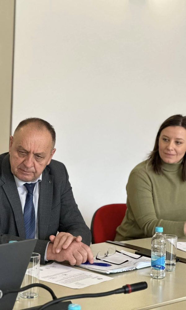 478398390 948202487502566 7444613505163995422 n 600x1000