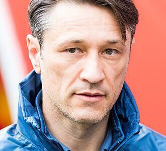 2019147182952_2019-05-27_Fussball_1.FC_Kaiserslautern_vs_FC_Bayern_München_-_Sven_-_1D_X_MK_II_-_0109_-_B70I8408_(cropped)