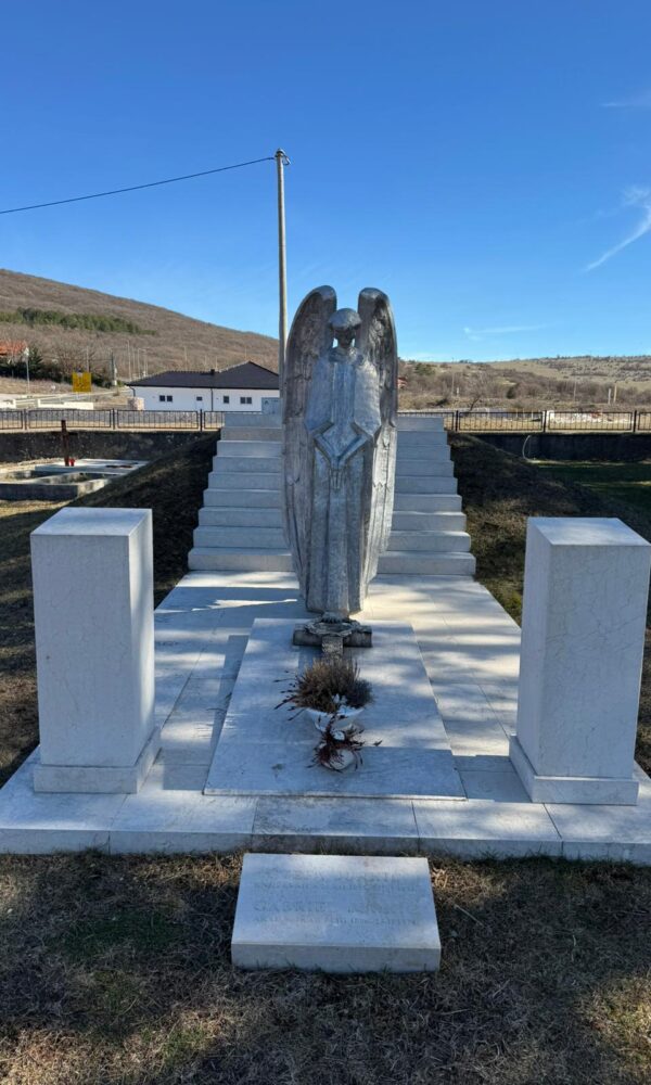 44a00d2e ee37 4867 bd22 c2ff8b19ff05 600x1000