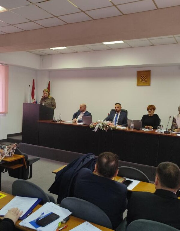 631706223 1225828679739789 5896358890143285297 n 600x768