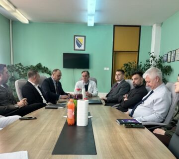 6d138147df4b3d857547df8373b3047c130a6b5c 360x320