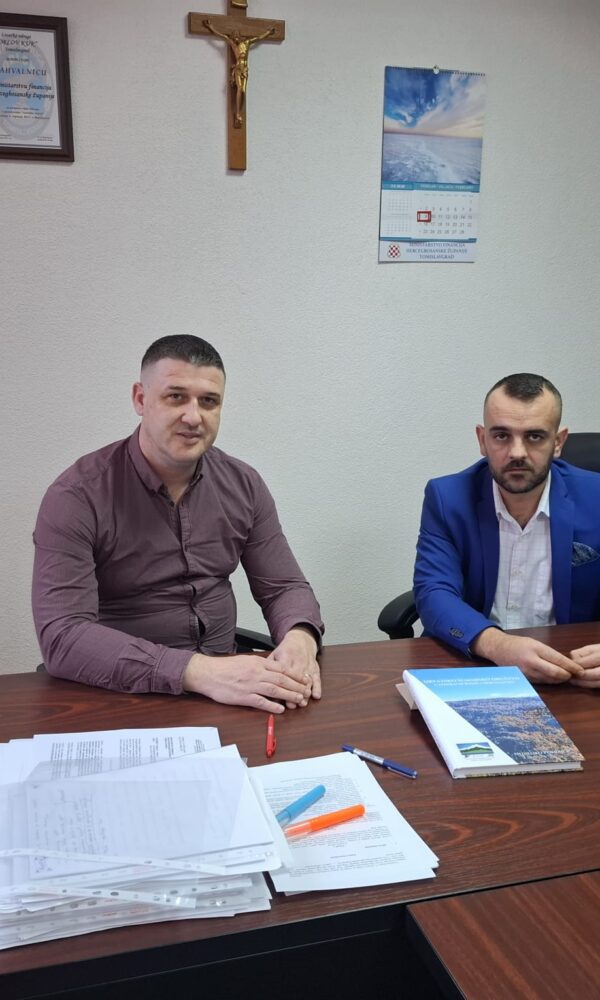 PHOTO 2026 02 12 14 23 37 1 600x1000