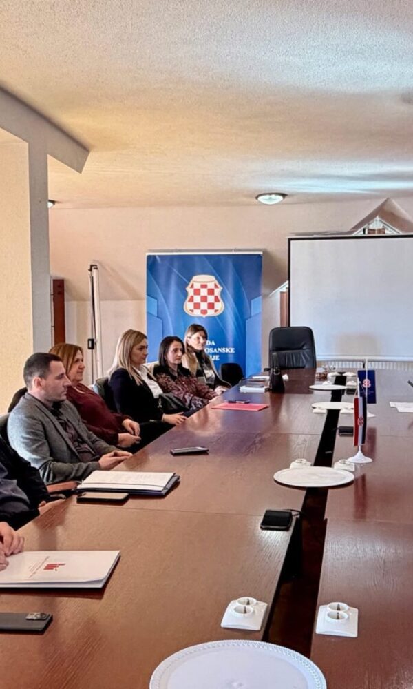 Img 4180 1536x1152 1 600x1000