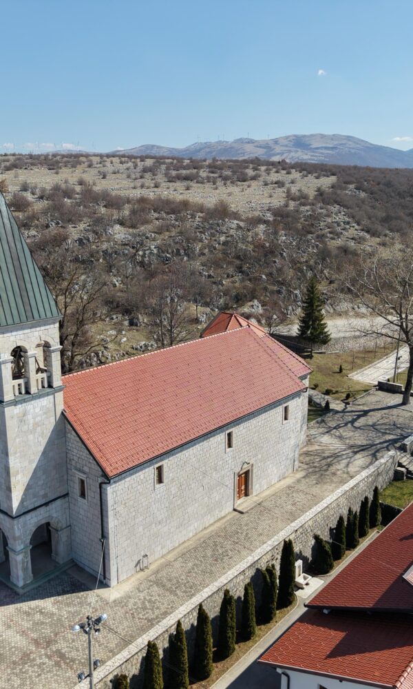 1935ddfb 3998 4aa8 8290 94143915ea17 600x1000