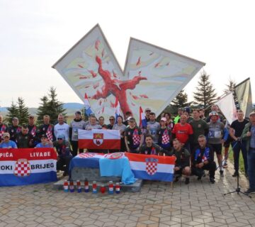 648285244 1328225532659536 5535541183170095539 n 360x320