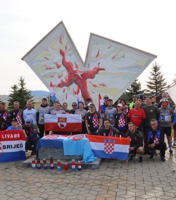 648285244 1328225532659536 5535541183170095539 n 600x683