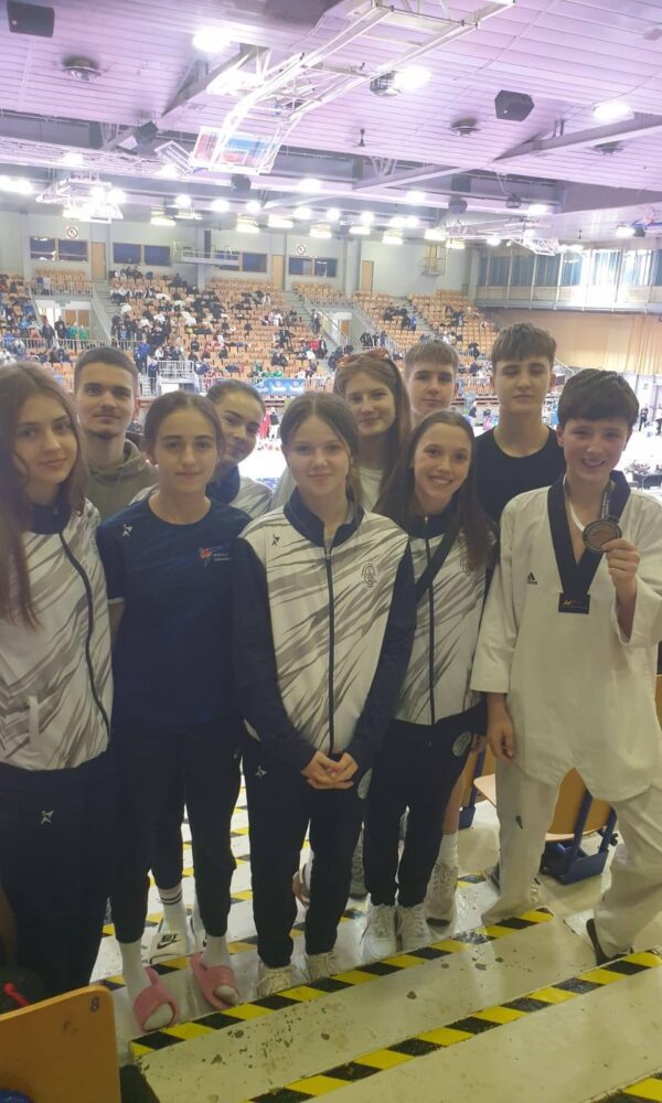 649230965 1421819976404467 2140097773694731781 n 600x1000