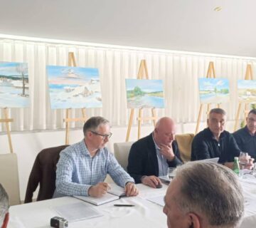 653701907 953829997324819 2782716024667063147 n 360x320