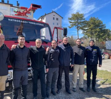 909fd2ee 91a4 433d 9773 7a685985c51e 360x320