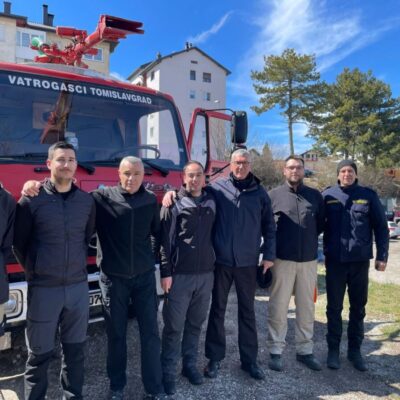 909fd2ee-91a4-433d-9773-7a685985c51e 909fd2ee-91a4-433d-9773-7a685985c51e