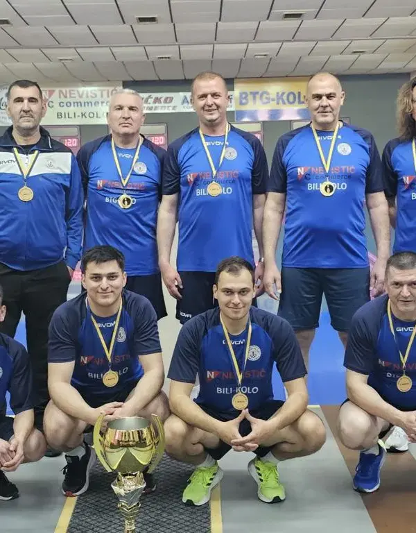 Kuglaci prvaci 4 600x768