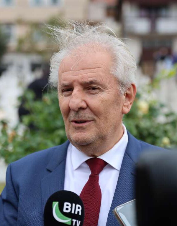 L f74b381049c15f05d3892847cb51cf80 1773080329 600x768