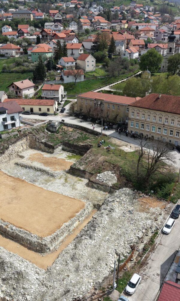 2cd8becf 00d1 4aa7 90b5 a923066b3a71 600x1000