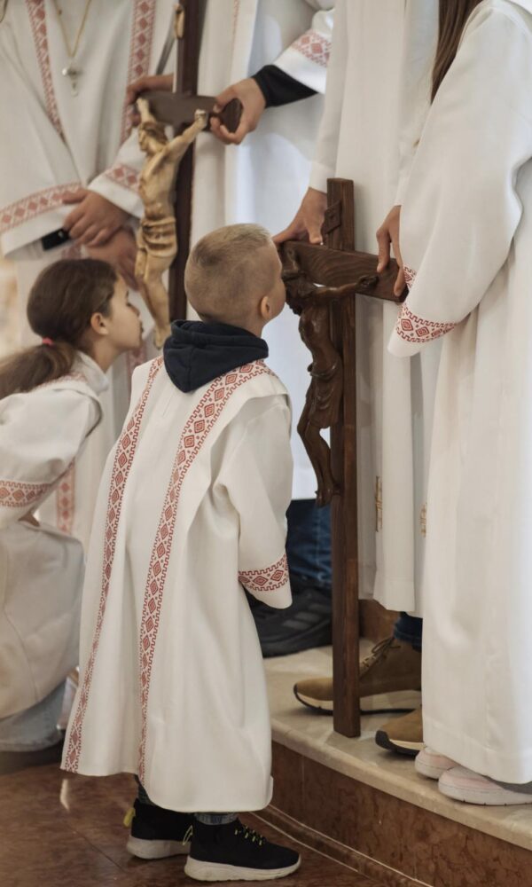 659079505 958239966731515 8452377978702571315 n 600x1000