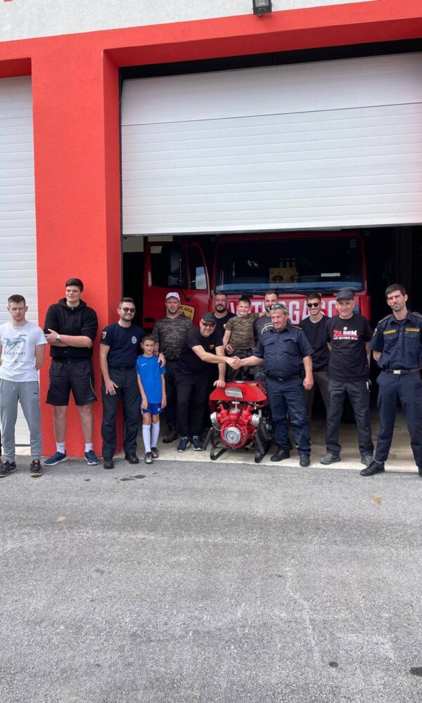 668773996 1893628364912979 7841407086936373346 n 600x1000