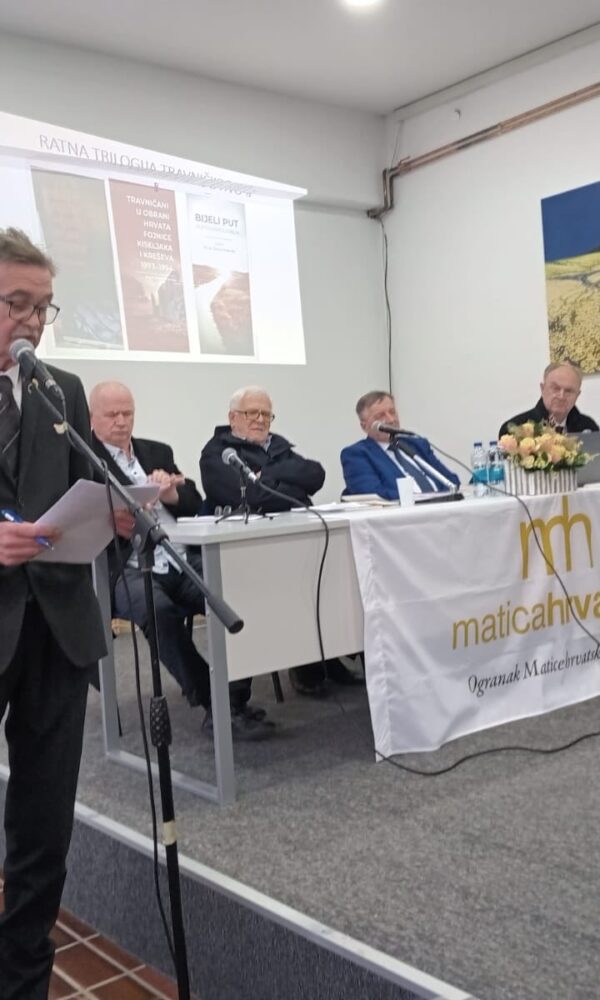 669569635 10243204446312794 3071482265637041141 n 600x1000