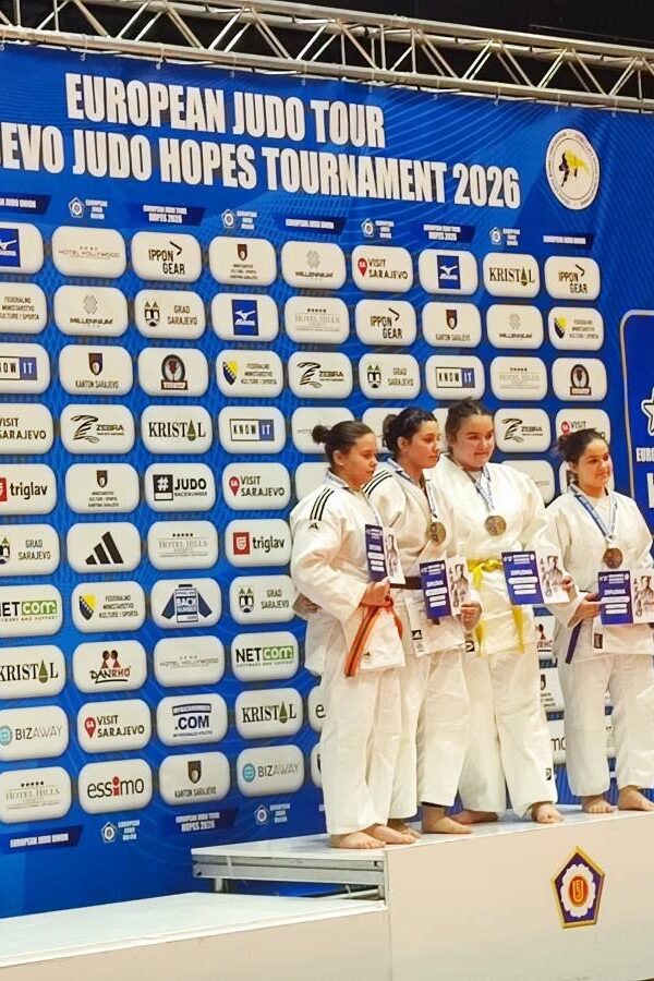 670873205 1719726656034909 736928917076293557 n 600x900