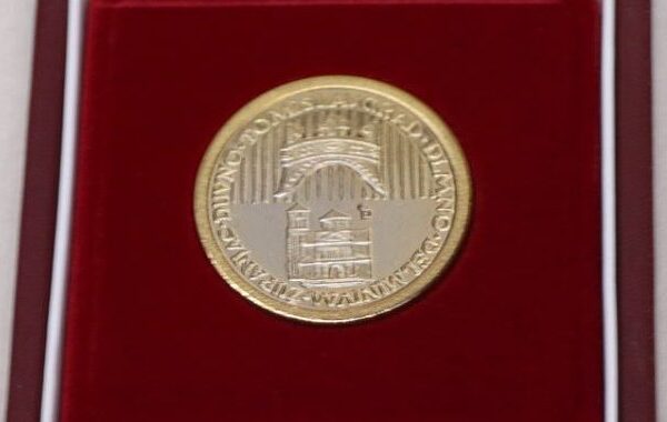 Medaljon TG 814x380 2 600x380