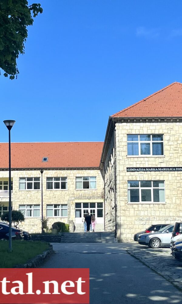 Gimnazija tg 600x1000
