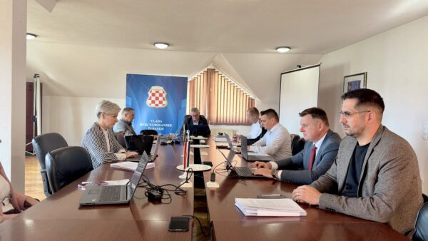 Foto Vlada 600x338 1